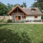 Thatched Дом отдыха