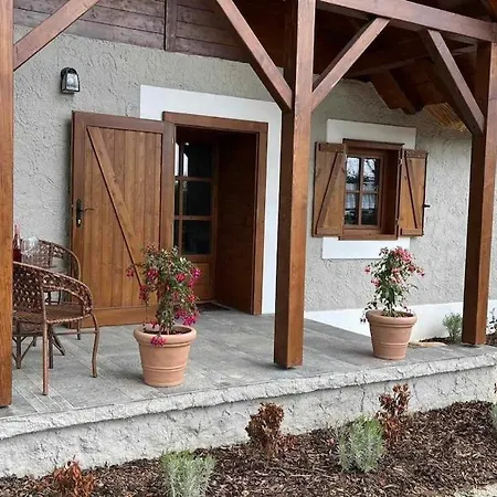 Дом отдыха Thatched Дёргиче