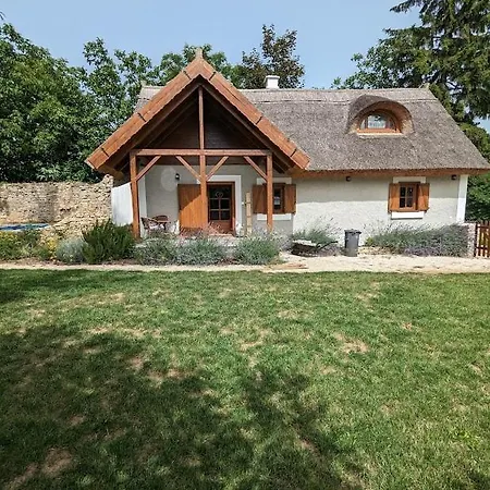 Thatched Дом отдыха